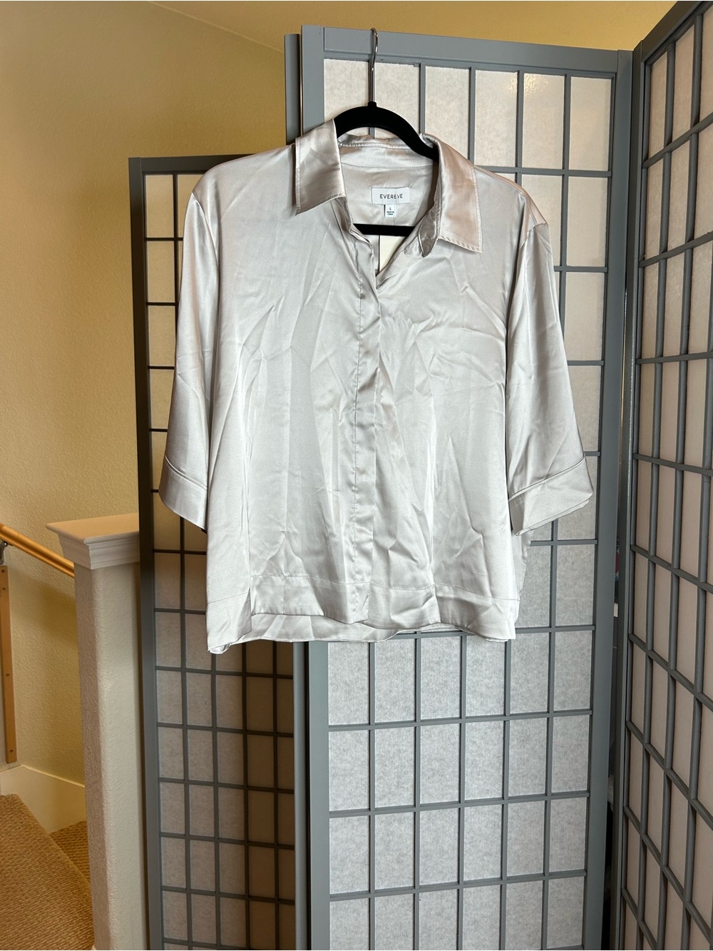 NWT Evereve Satin Button-Up Blouse in Light Silver